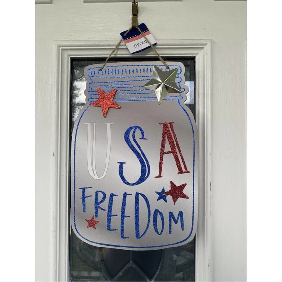 USA Freedom Mason Jar Country Farmhouse Patriotic Door Sign Wall Plaque Wreath - Picture 1 of 3